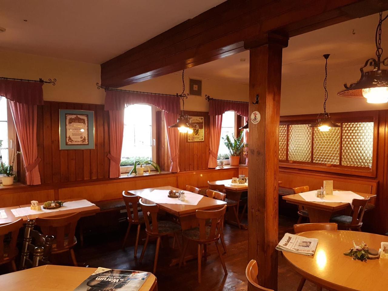Landgasthof "Zur Linde" Irmelshausen ภายนอก รูปภาพ